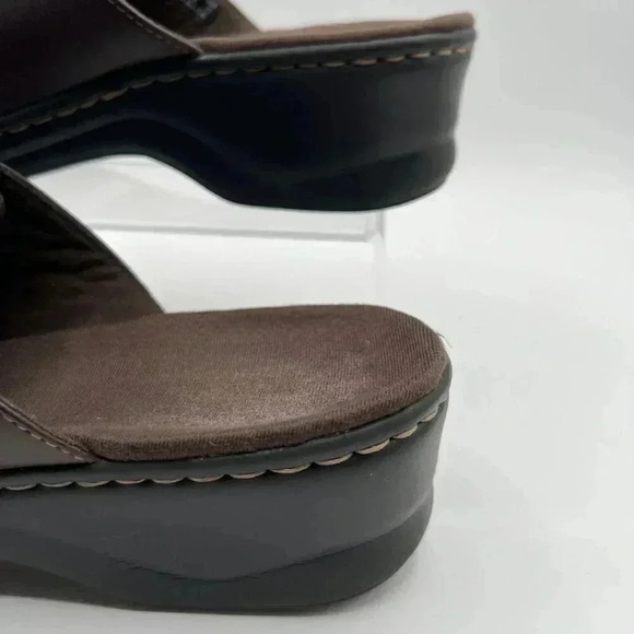 Clarks Bendables 9.5M Brown Leather Slip-On Clogs Womens Buckle Detail - Picture 8 of 11